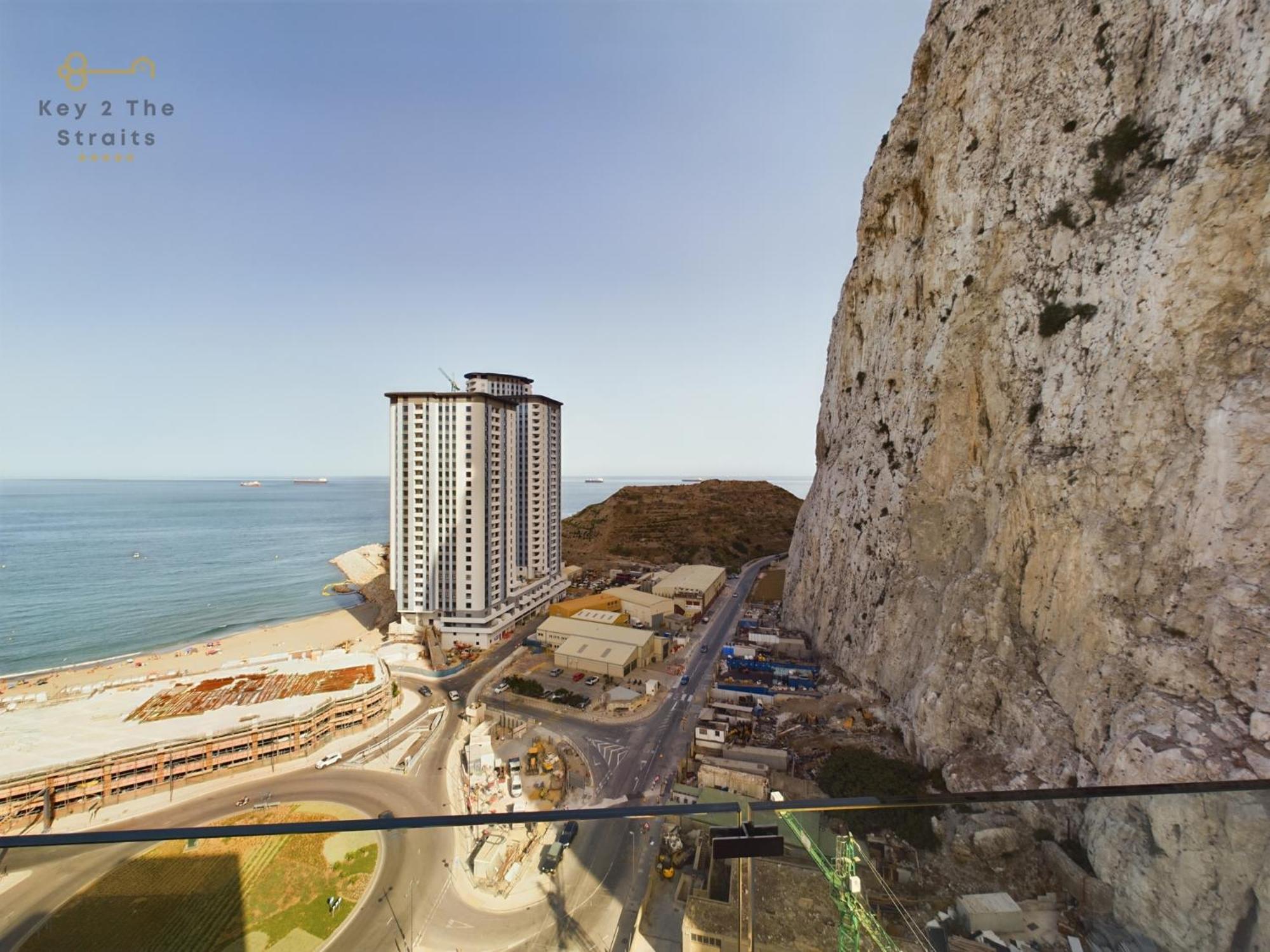 New Luxury Sunrise Oceanview Apartment In 지브롤터 외부 사진