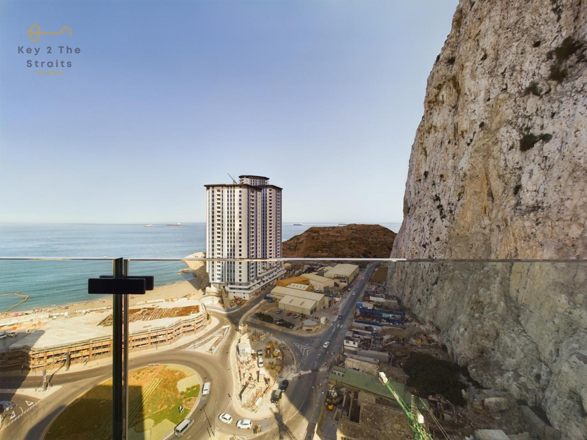 New Luxury Sunrise Oceanview Apartment In 지브롤터 외부 사진