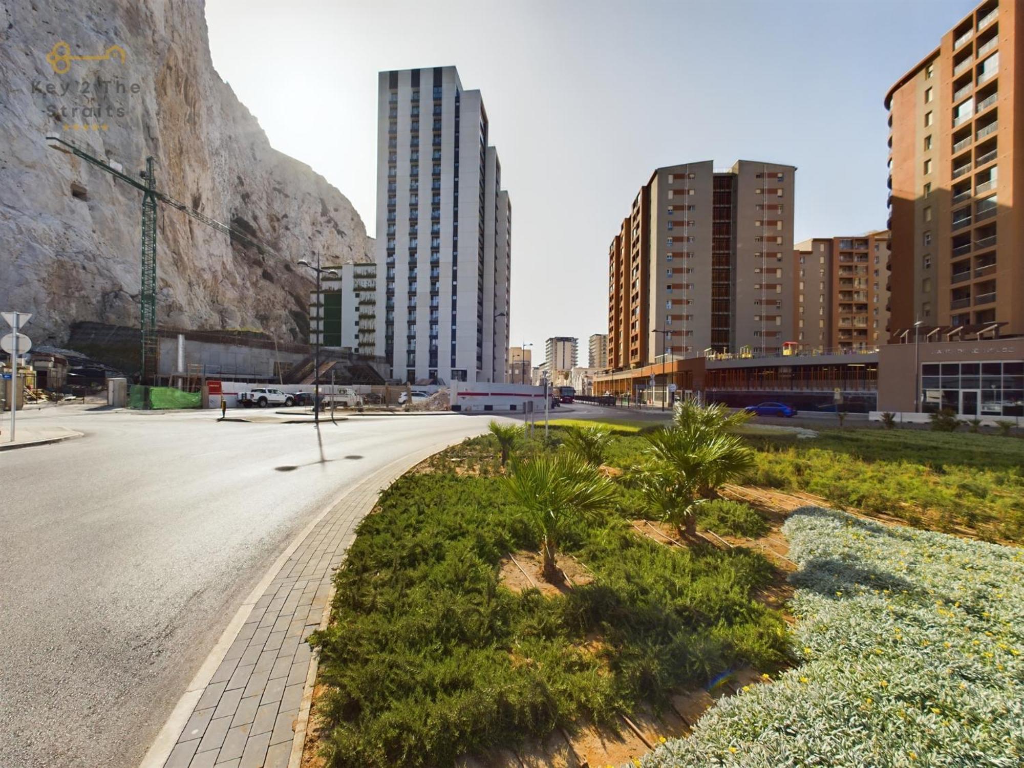 New Luxury Sunrise Oceanview Apartment In 지브롤터 외부 사진